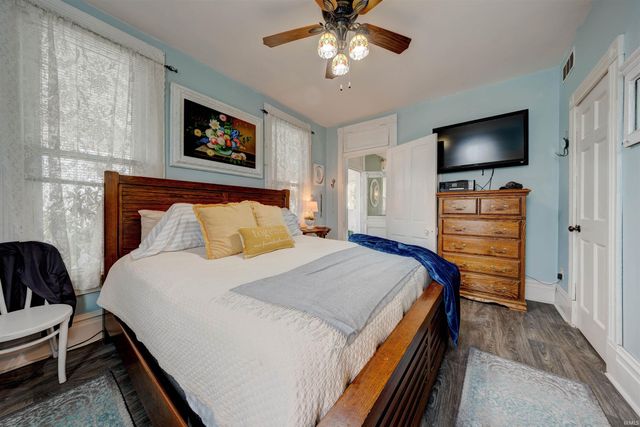 8229 S 950 W, Owensville, IN 47665