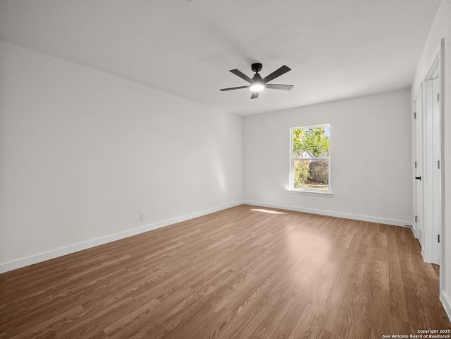 822 Robinair Dr, San Antonio, TX 78245