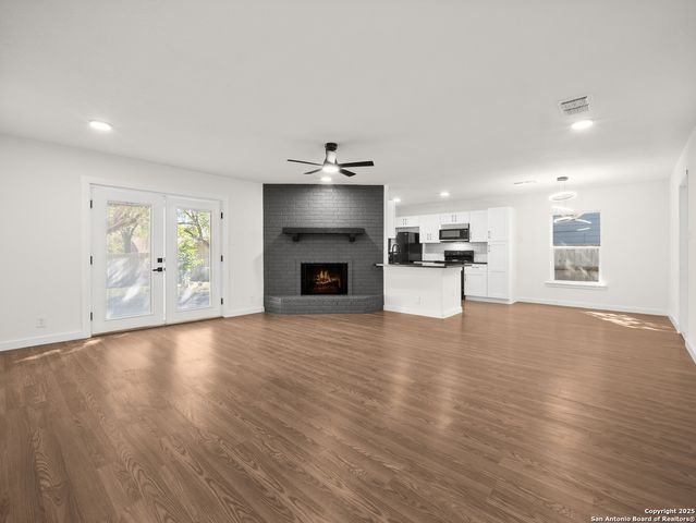 822 Robinair Dr, San Antonio, TX 78245