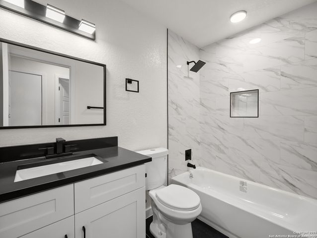 822 Robinair Dr, San Antonio, TX 78245