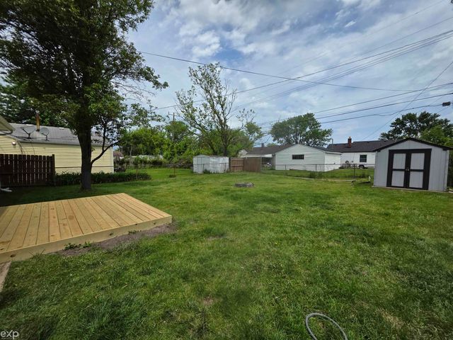 27260 Woodmont Street, Roseville, MI 48066