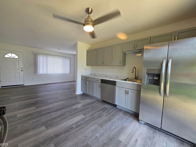 27260 Woodmont Street, Roseville, MI 48066