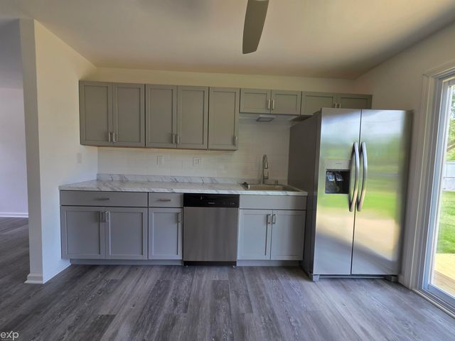 27260 Woodmont Street, Roseville, MI 48066