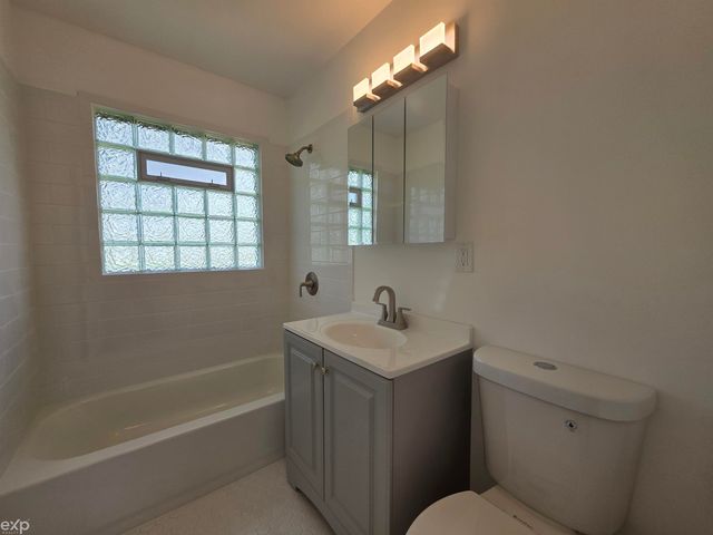 27260 Woodmont Street, Roseville, MI 48066
