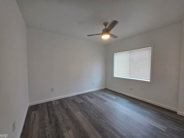 27260 Woodmont Street, Roseville, MI 48066
