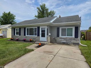 27260 Woodmont Street, Roseville, MI 48066