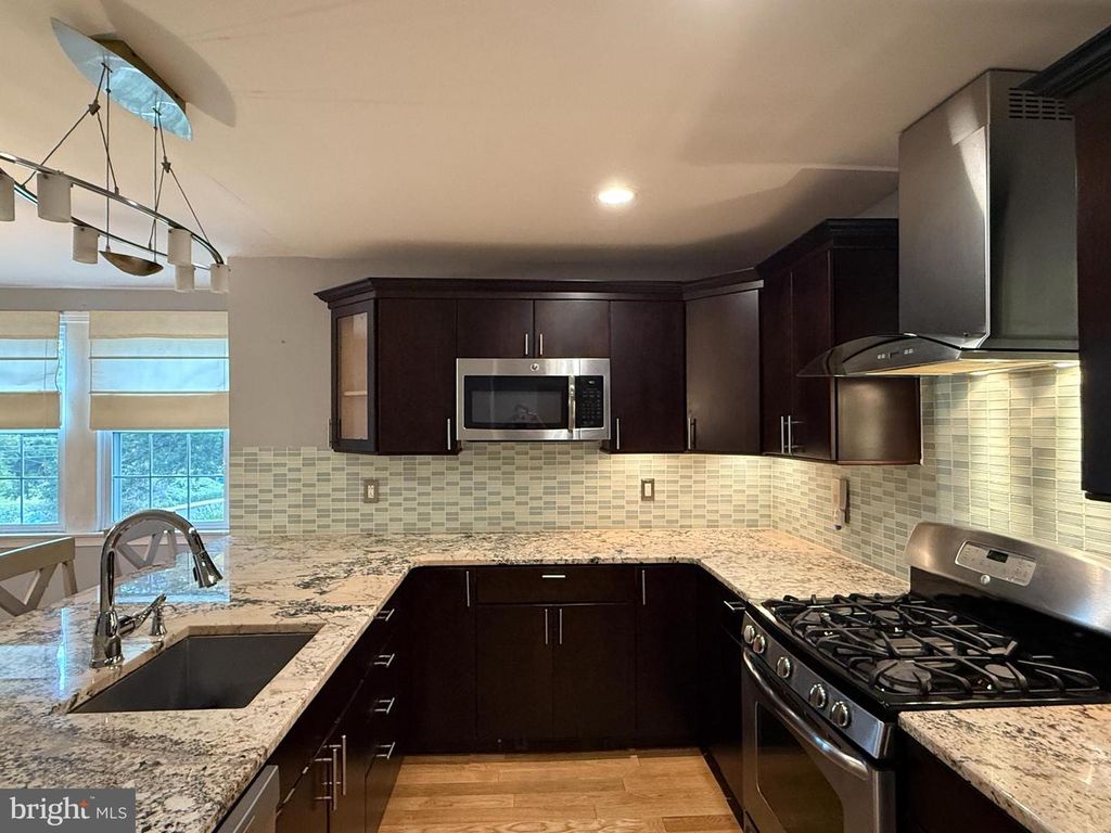 632 MEETINGHOUSE RD, Elkins Park, PA 19027