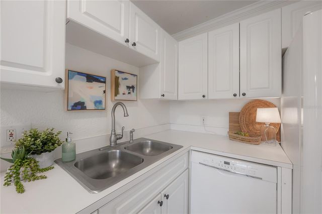 13720 ORANGE SUNSET DRIVE 201, Tampa, FL 33618