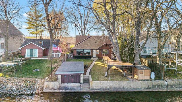 N10570 Howard Drive, Fox Lake, WI 53933