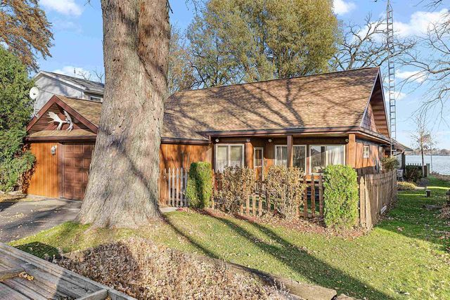 N10570 Howard Drive, Fox Lake, WI 53933