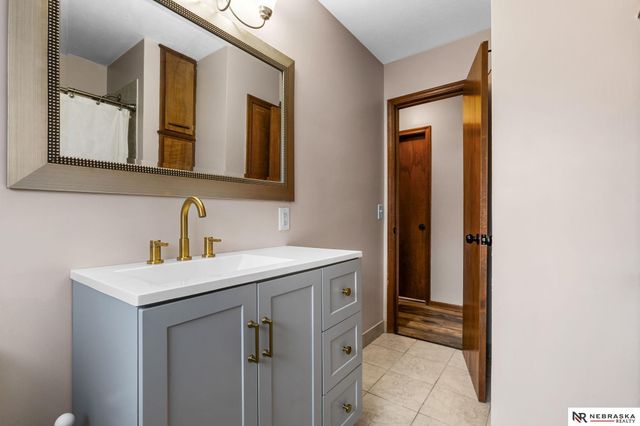 3606 Westgate Road, Omaha, NE 68124