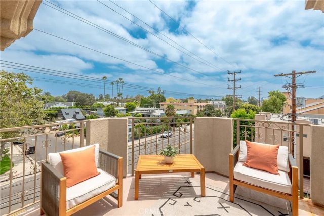 11540 Moorpark Street 401, Studio City, CA 91602