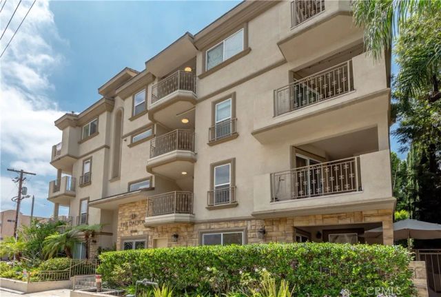 11540 Moorpark Street 401, Studio City, CA 91602