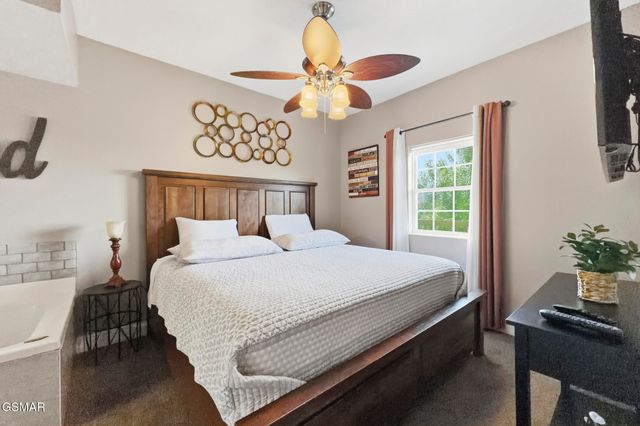 818 Golf View Boulevard, Pigeon Forge, TN 37863