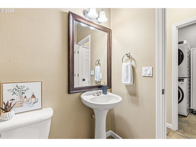 5288 Donohoe Ave, Eugene, OR 97402