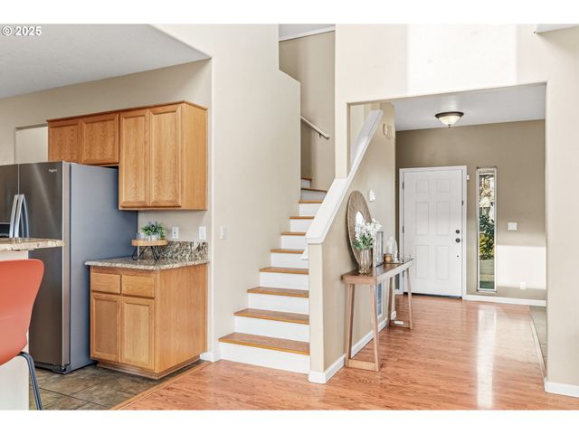 5288 Donohoe Ave, Eugene, OR 97402