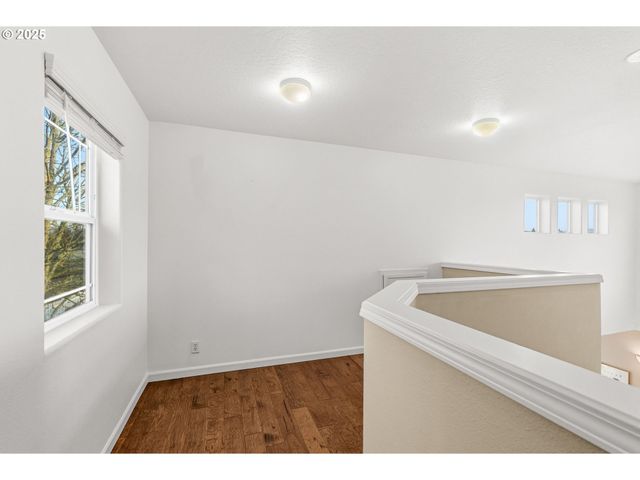 5288 Donohoe Ave, Eugene, OR 97402