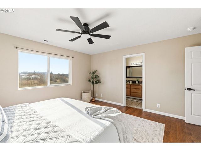 5288 Donohoe Ave, Eugene, OR 97402