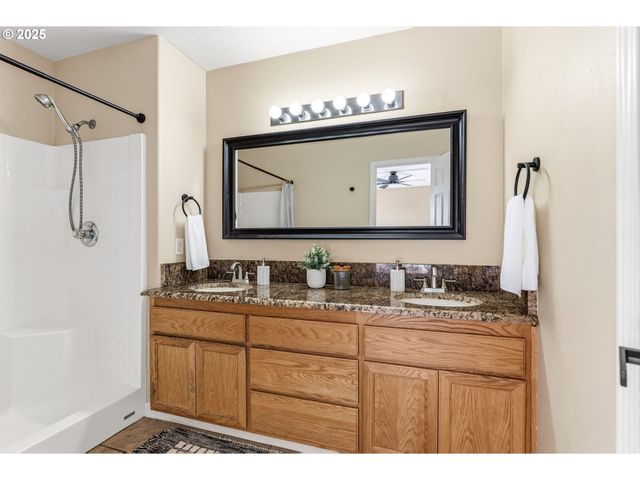 5288 Donohoe Ave, Eugene, OR 97402