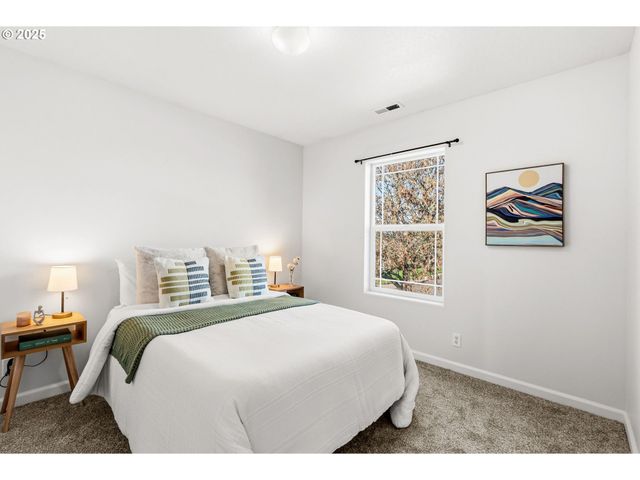 5288 Donohoe Ave, Eugene, OR 97402