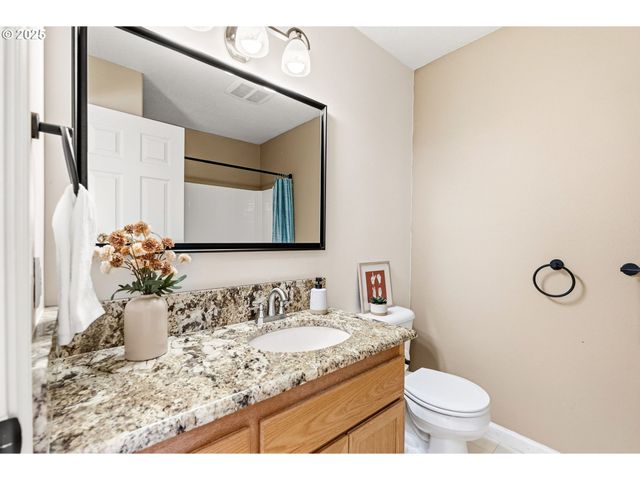 5288 Donohoe Ave, Eugene, OR 97402