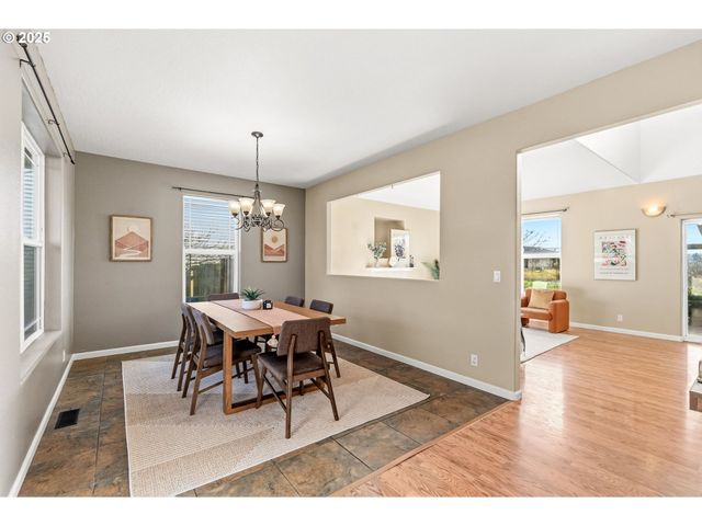 5288 Donohoe Ave, Eugene, OR 97402