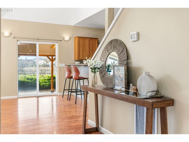 5288 Donohoe Ave, Eugene, OR 97402