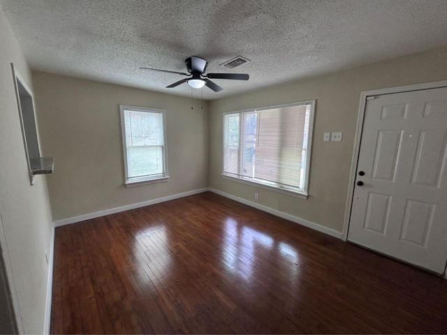 7918 Woodlyn Road, Houston, TX 77028