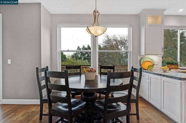 11205 Creekside Ct, Dublin, CA 94568