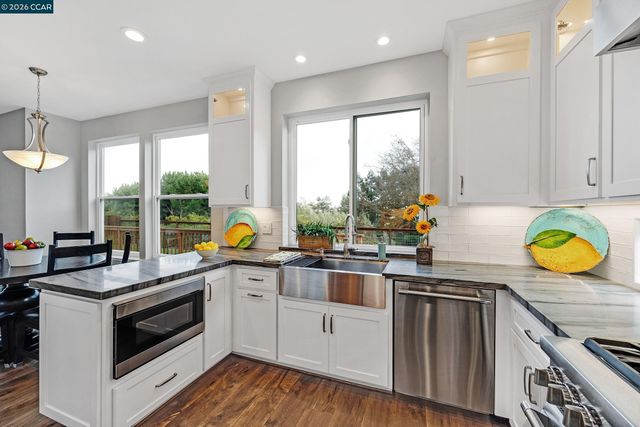 11205 Creekside Ct, Dublin, CA 94568