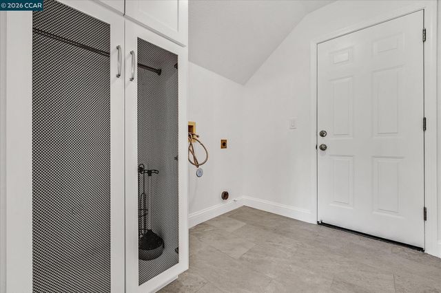 11205 Creekside Ct, Dublin, CA 94568