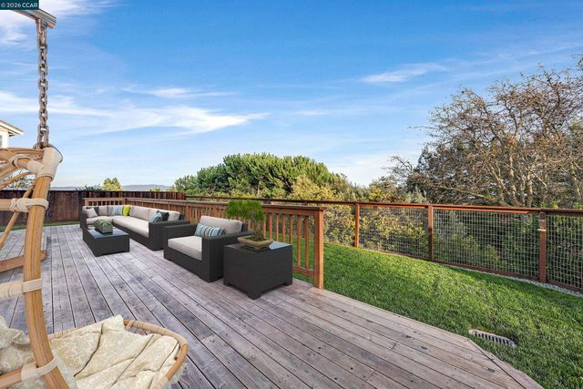 11205 Creekside Ct, Dublin, CA 94568