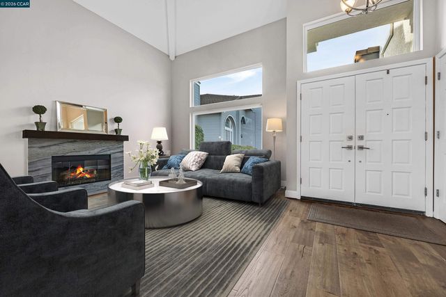 11205 Creekside Ct, Dublin, CA 94568