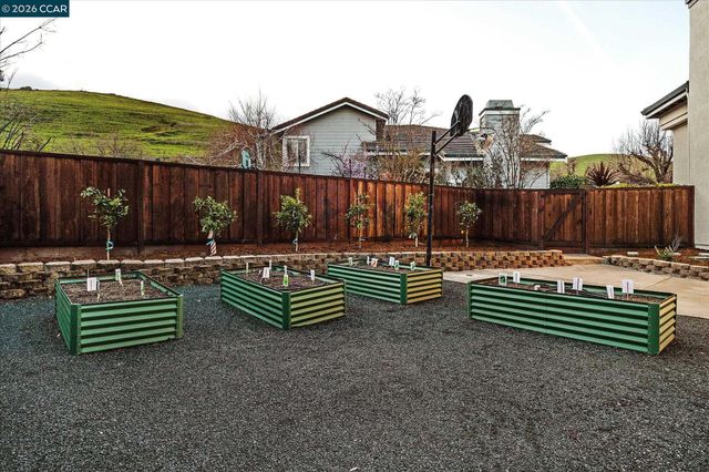 11205 Creekside Ct, Dublin, CA 94568