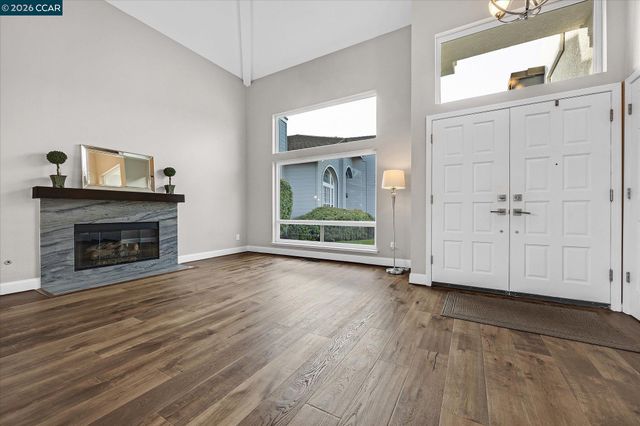 11205 Creekside Ct, Dublin, CA 94568