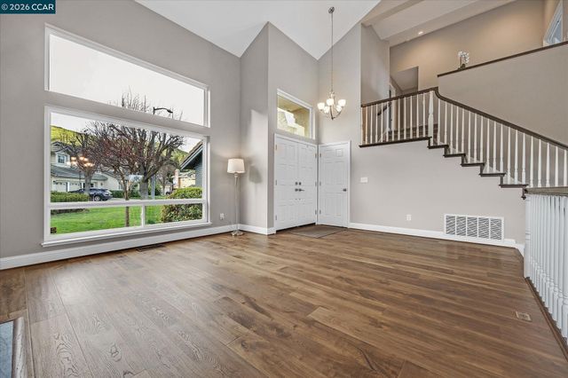 11205 Creekside Ct, Dublin, CA 94568