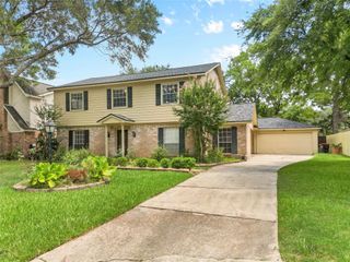 8214 Roebourne Lane, Houston, TX 77070