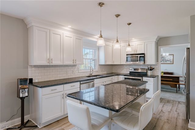 136 Blue Hill Lane, Fairlawn, OH 44333