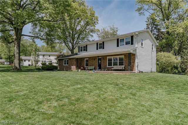 136 Blue Hill Lane, Fairlawn, OH 44333
