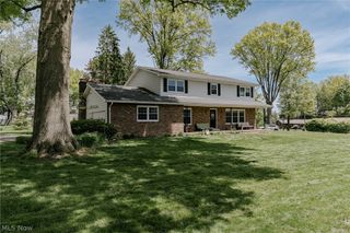 136 Blue Hill Lane, Fairlawn, OH 44333