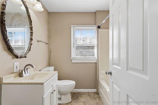 304 N 11th St, Muskogee, OK 74401