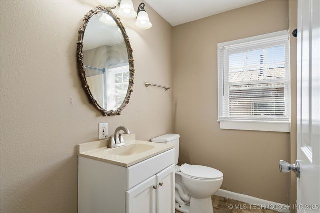 304 N 11th St, Muskogee, OK 74401