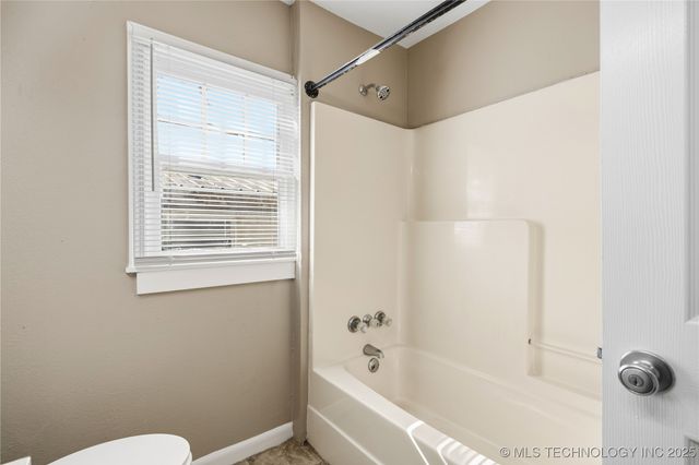 304 N 11th St, Muskogee, OK 74401