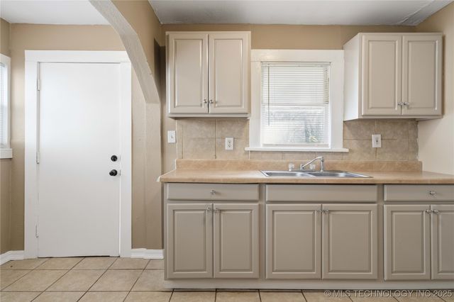 304 N 11th St, Muskogee, OK 74401