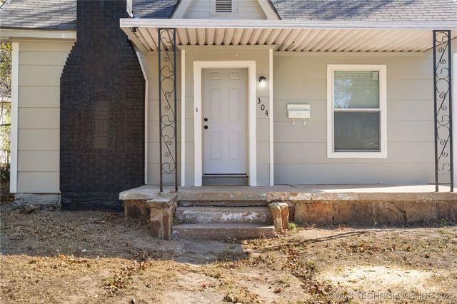 304 N 11th St, Muskogee, OK 74401