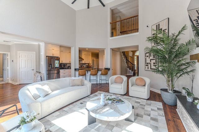 2 Graylin Woods Place, The Woodlands, TX 77382
