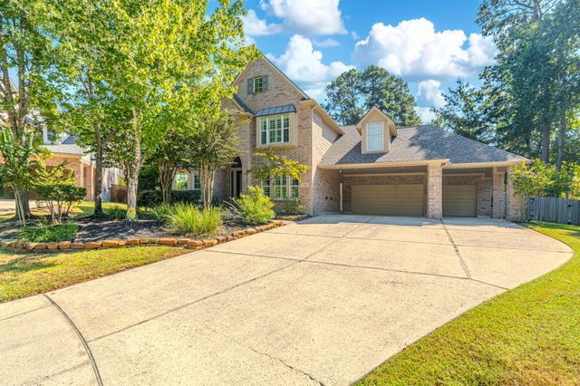 2 Graylin Woods Place, The Woodlands, TX 77382