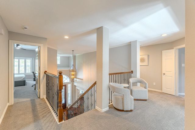 2 Graylin Woods Place, The Woodlands, TX 77382