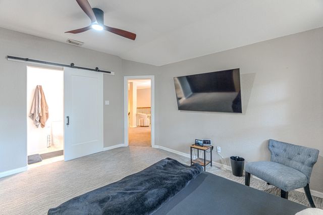 2 Graylin Woods Place, The Woodlands, TX 77382