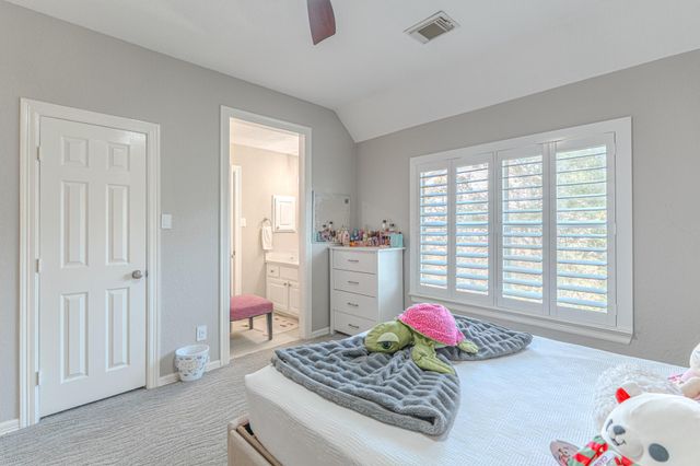2 Graylin Woods Place, The Woodlands, TX 77382